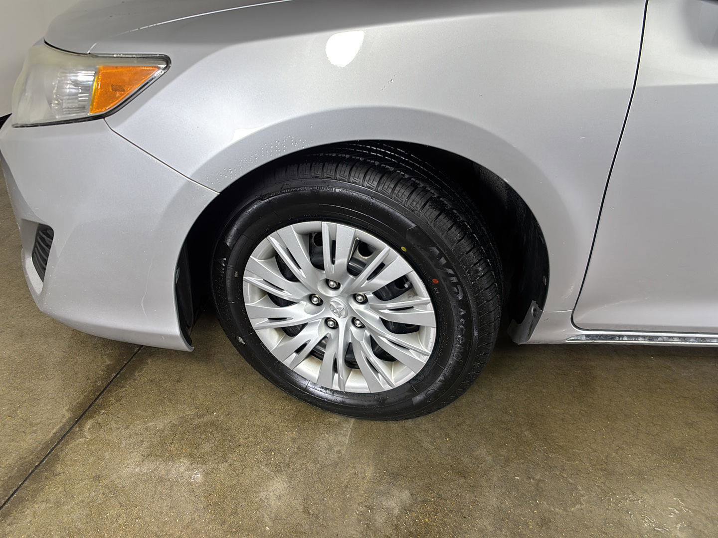 Used 2014 Toyota Camry LE FWD image 5
