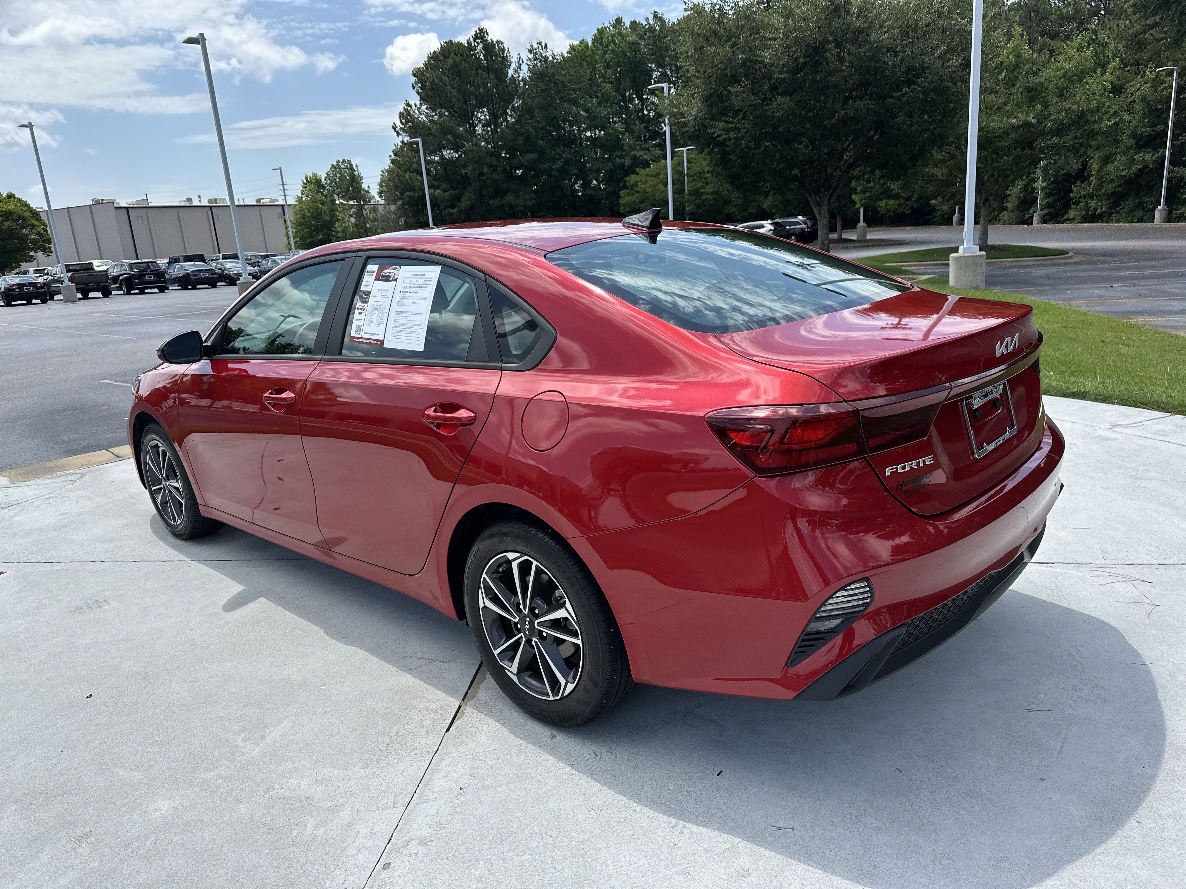 Used 2024 Kia Forte LXS w/ LXS Technology Package FWD image 8
