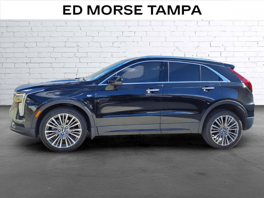 Used 2024 Cadillac XT4 Premium Luxury FWD image 2