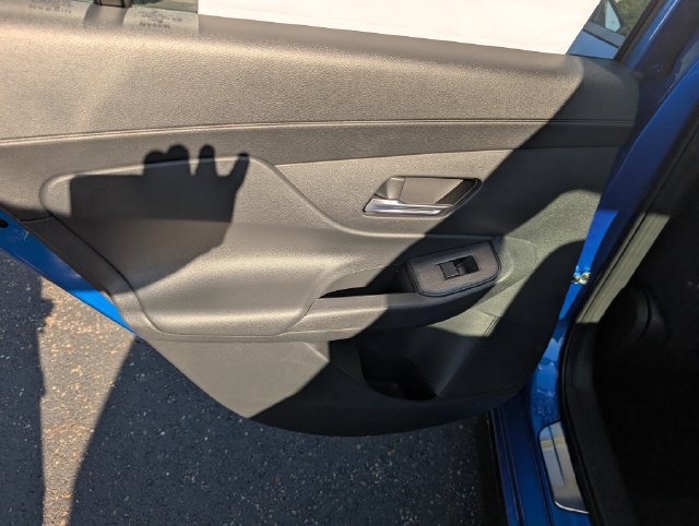 New 2027 Nissan Sentra SR w/ Floor Mat Package FWD image 16
