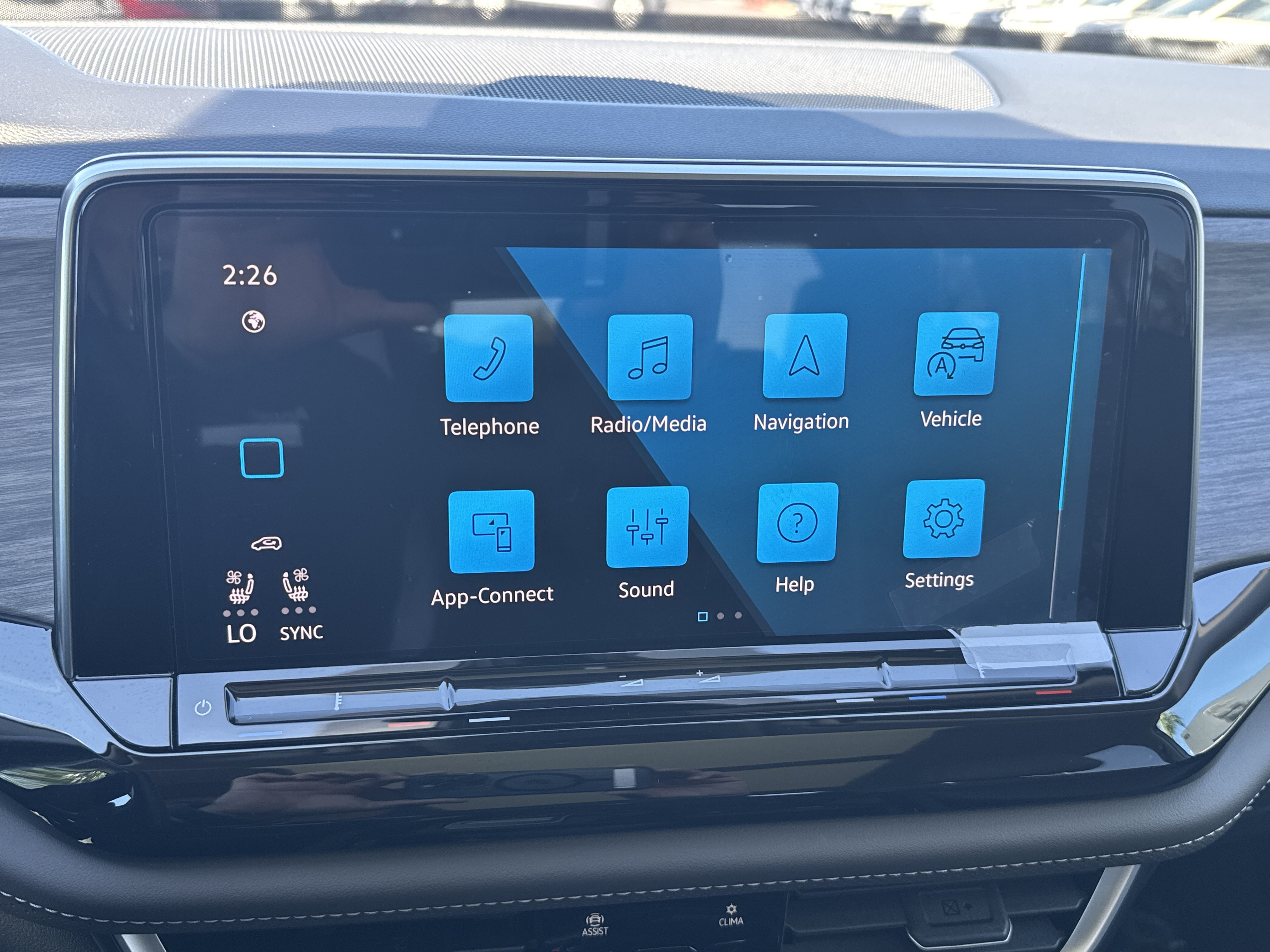 Used 2025 Volkswagen Atlas SEL AWD/4WD image 22