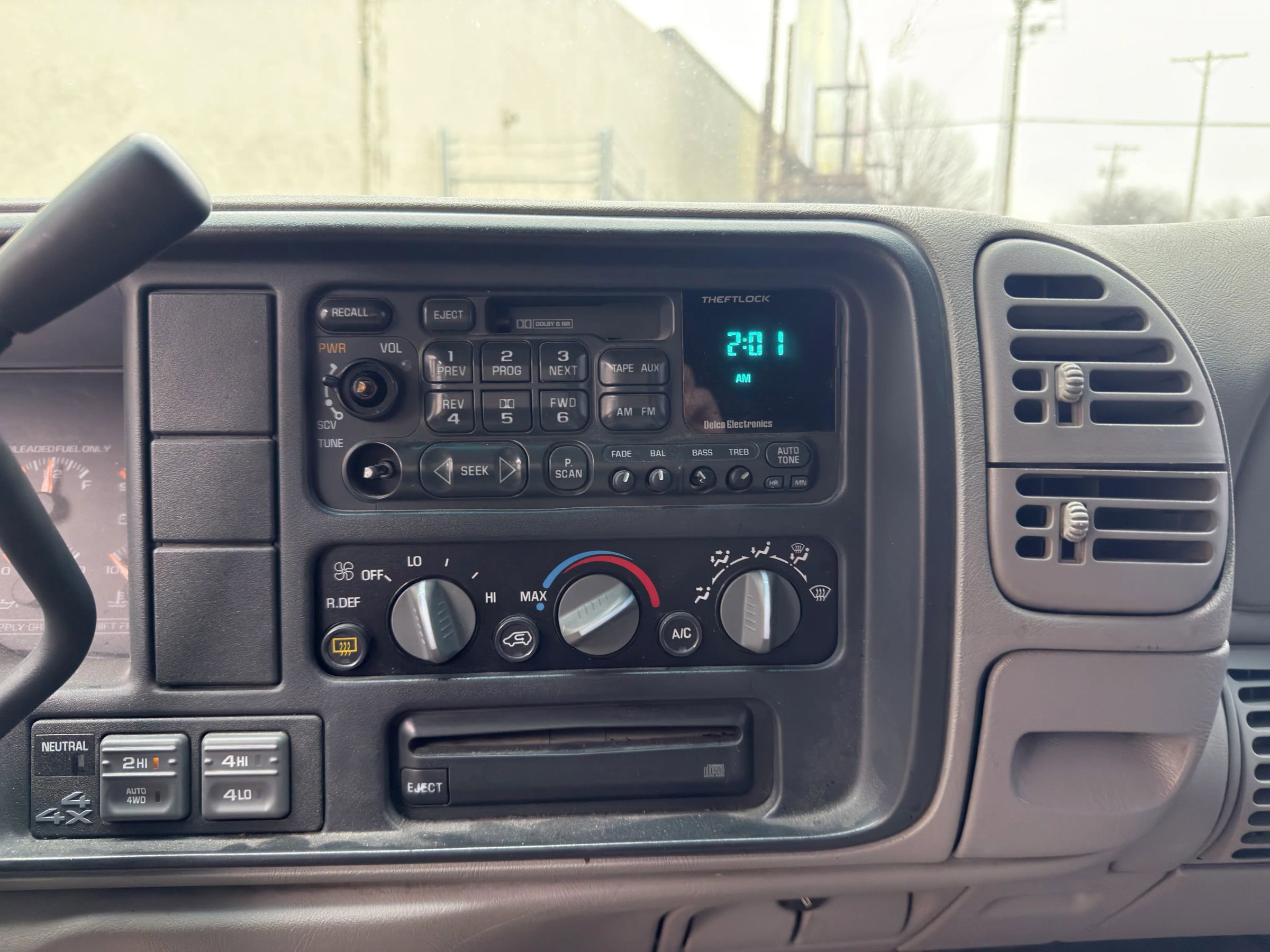 Used 1999 Chevrolet Suburban 4WD w/ Preferred Equipment Group 3 image 12