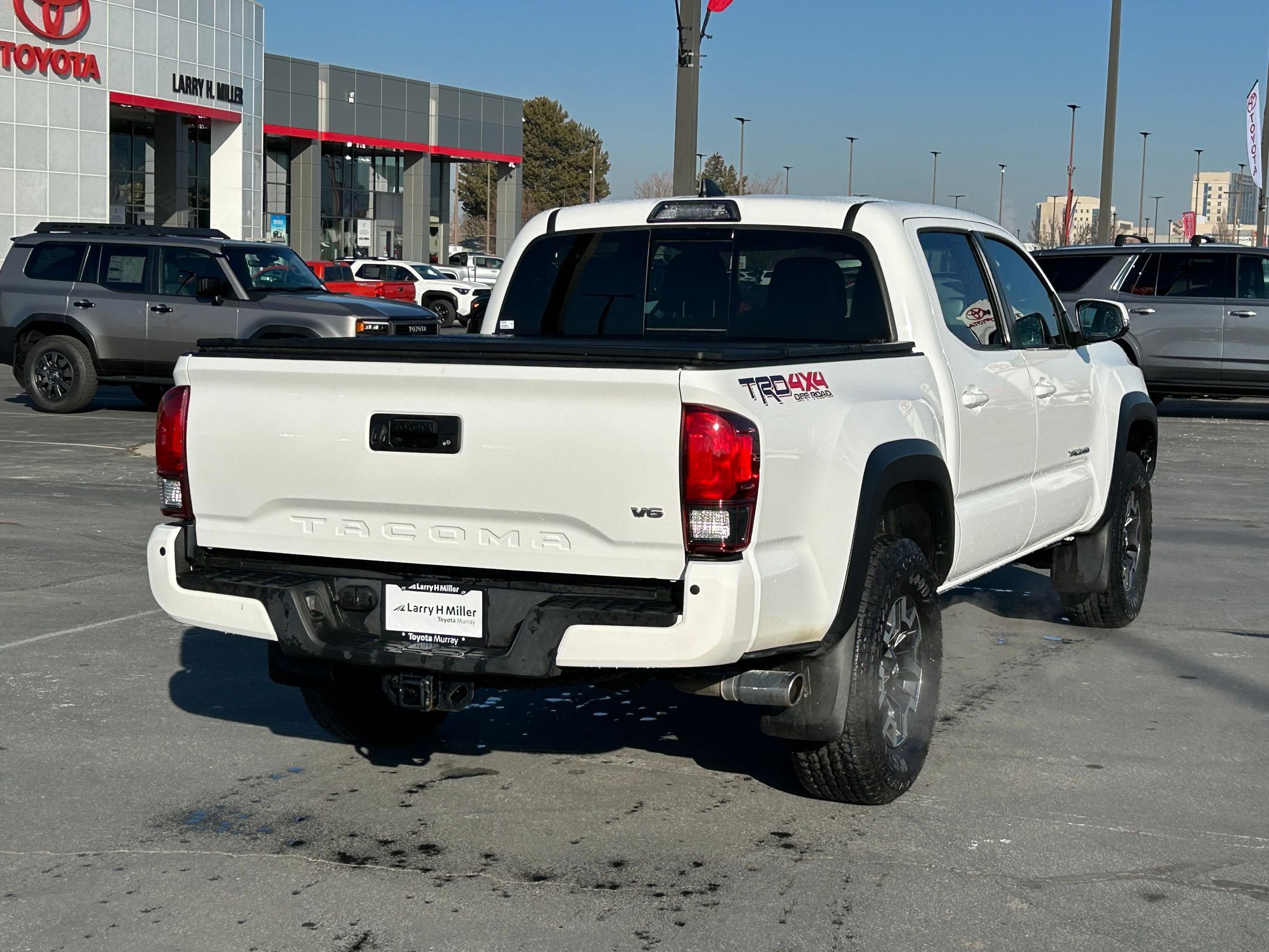 Used 2018 Toyota Tacoma TRD Off-Road image 5