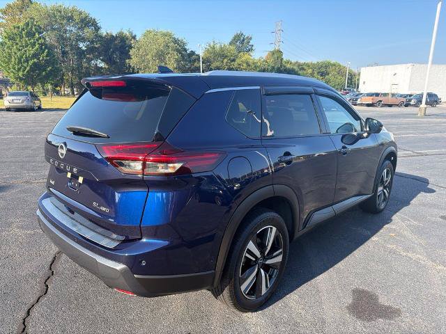Certified 2025 Nissan Rogue SL w/ SL Premium Package AWD/4WD image 10