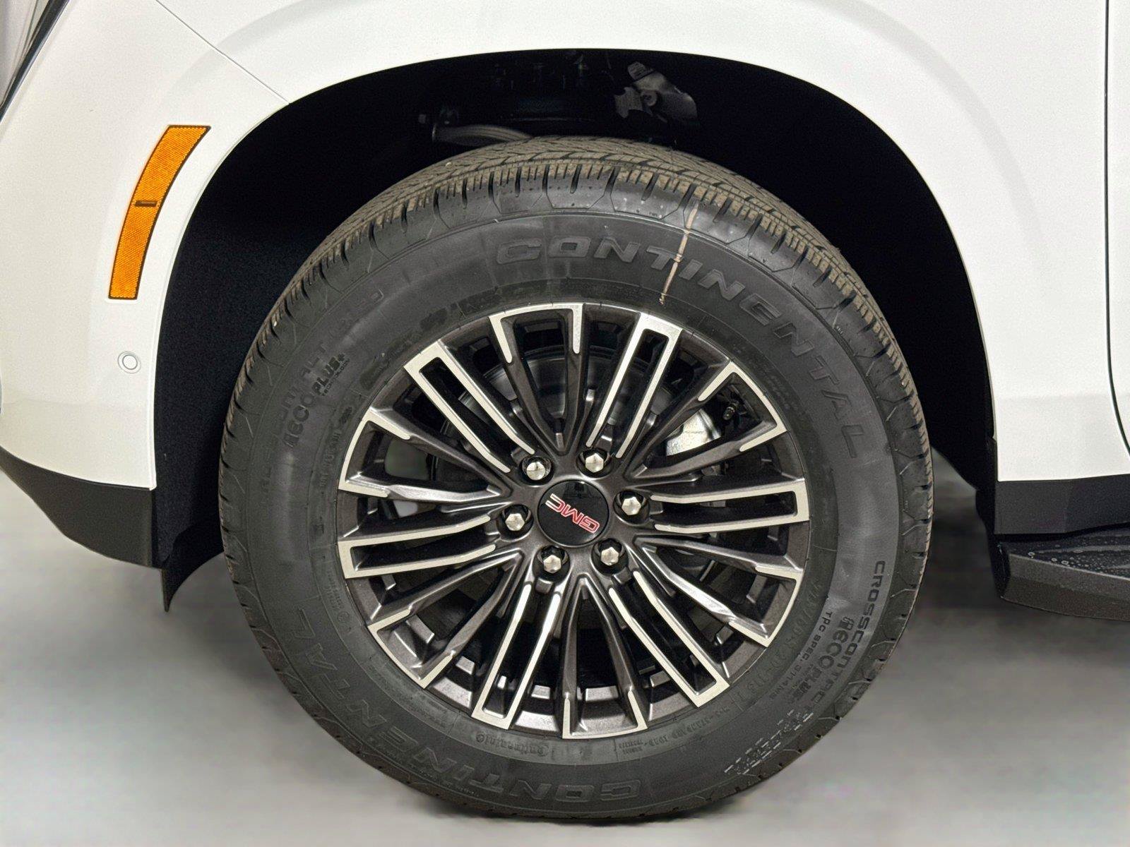 New 2027 GMC Yukon XL Elevation w/ LPO, Floor Liner Package AWD/4WD image 19
