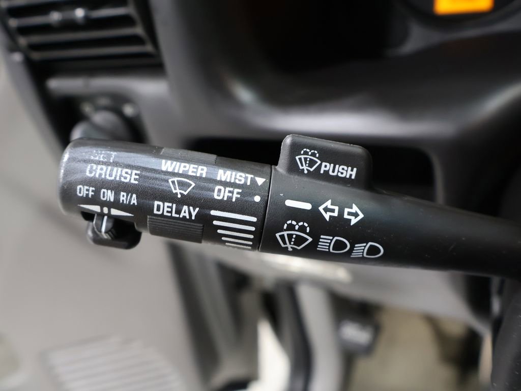 Used 2000 Oldsmobile Silhouette GL image 25