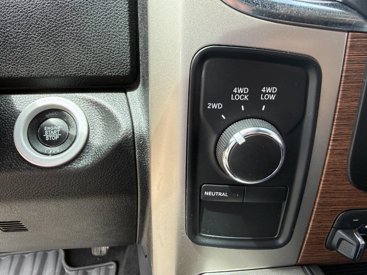 Used 2018 RAM 3500 Laramie w/ Snow Chief Group AWD/4WD image 23