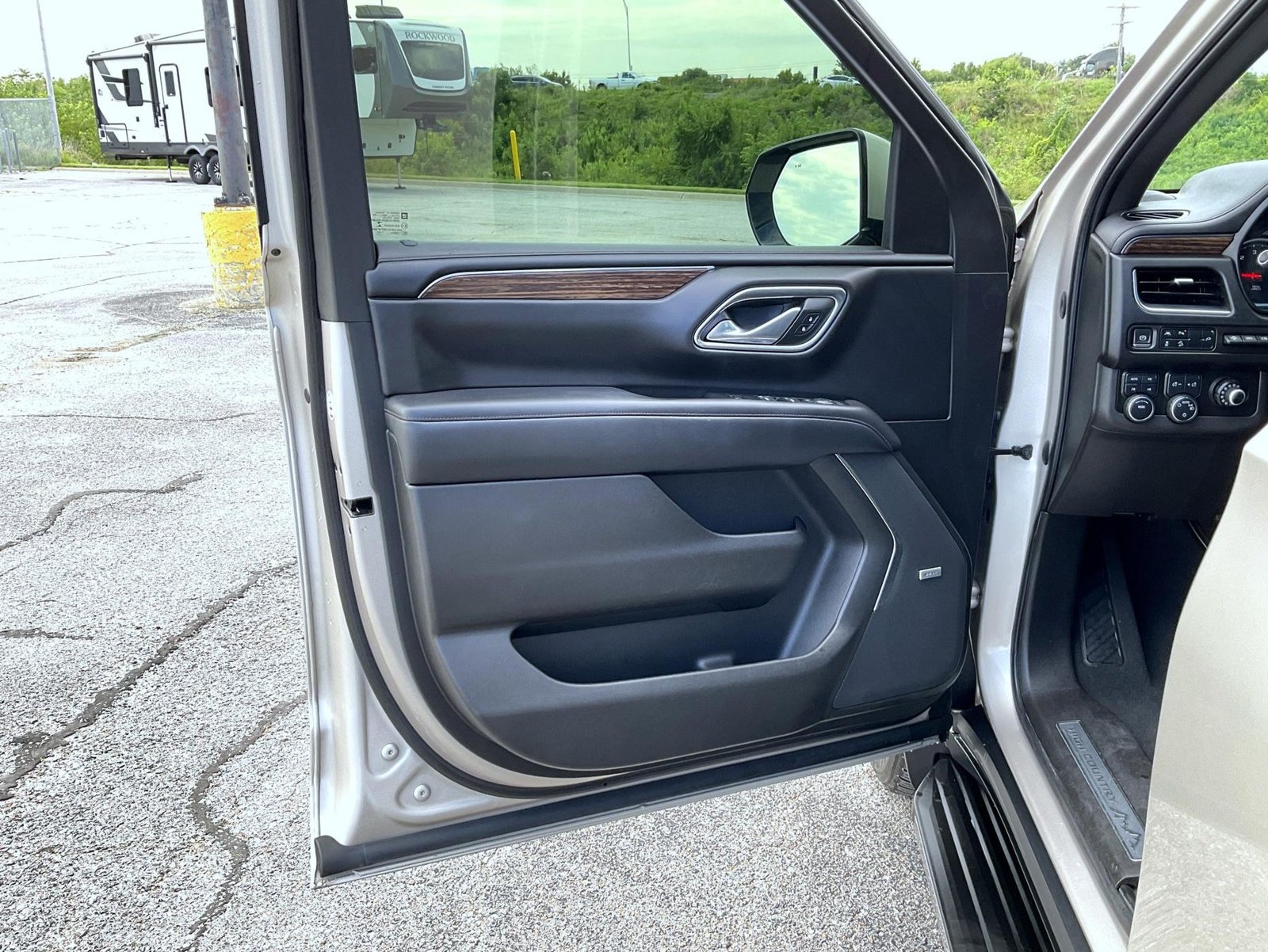 Certified 2021 Chevrolet Tahoe High Country AWD/4WD image 9