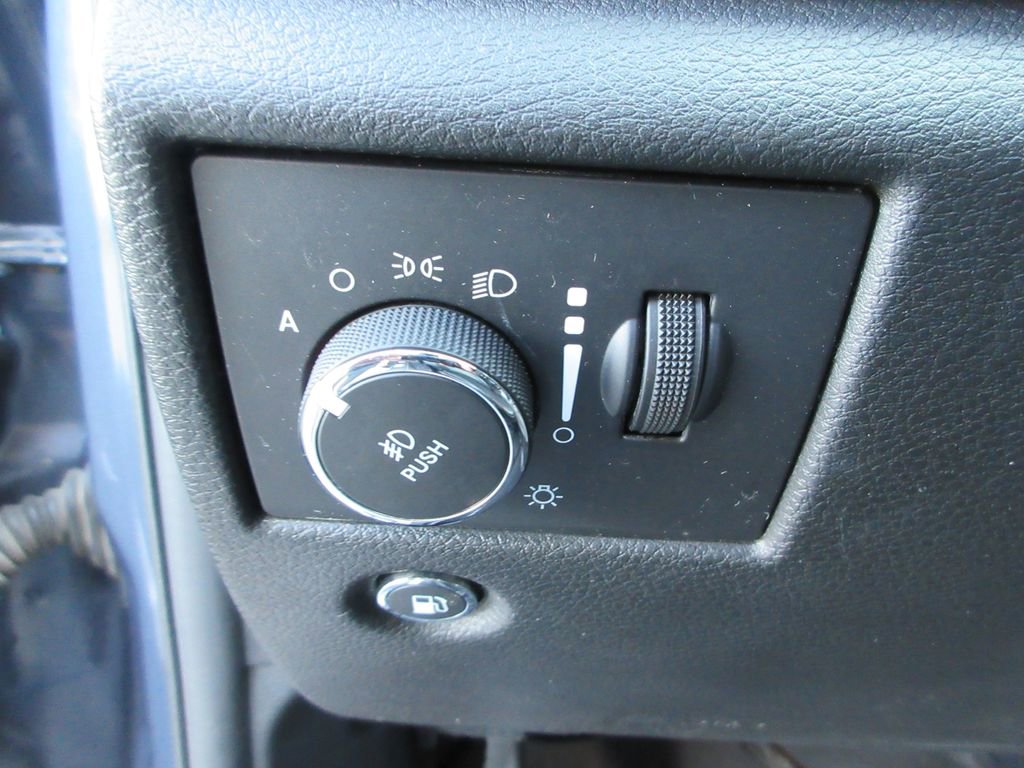 Used 2021 Jeep Grand Cherokee Limited w/ Quick Order Package 28K 80th AWD/4WD image 24