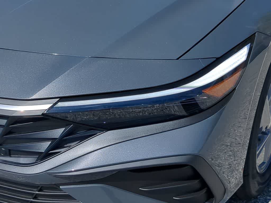 New 2026 Hyundai Elantra SE FWD image 11