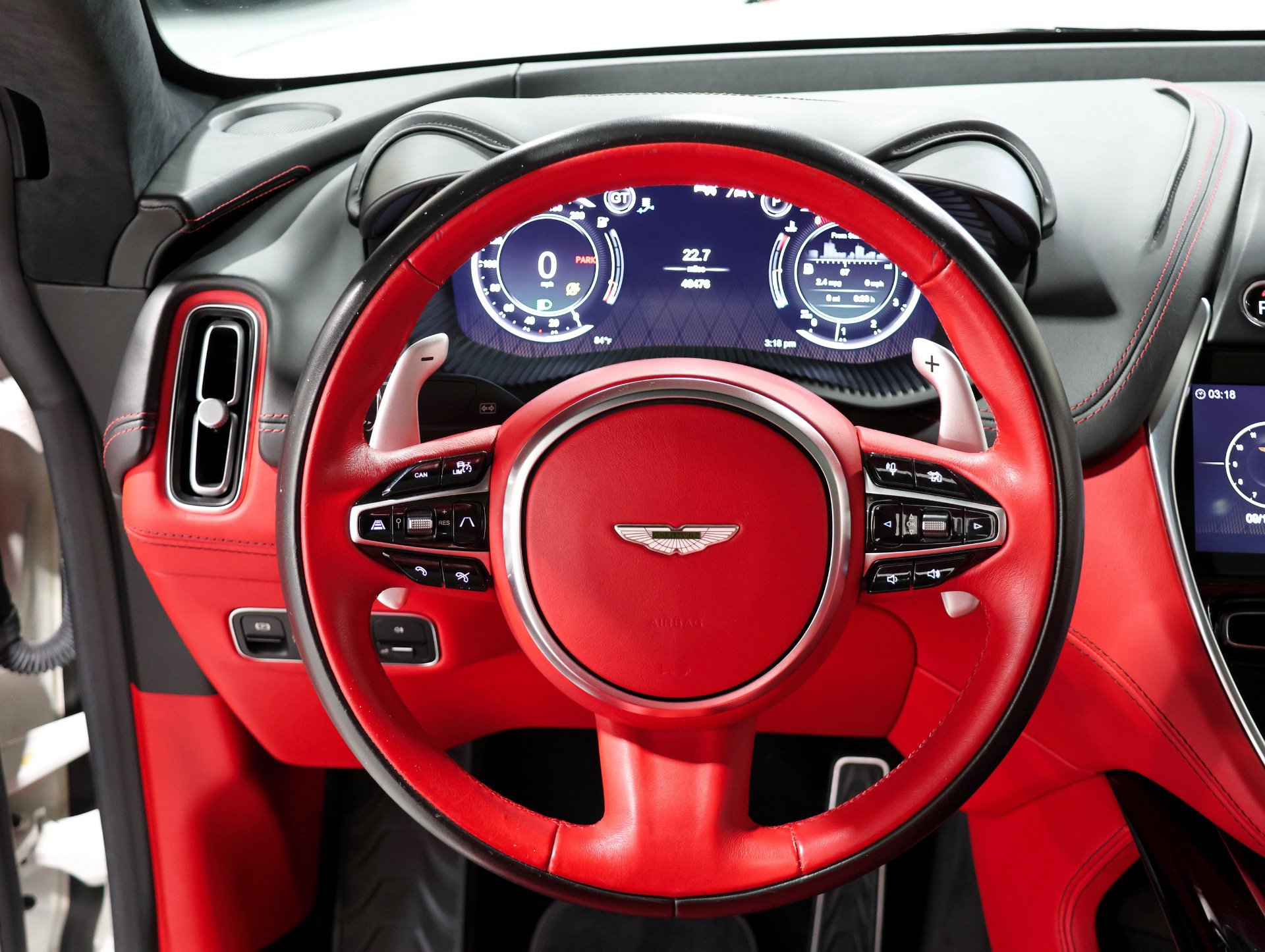 Used 2021 Aston Martin DBX AWD/4WD image 5
