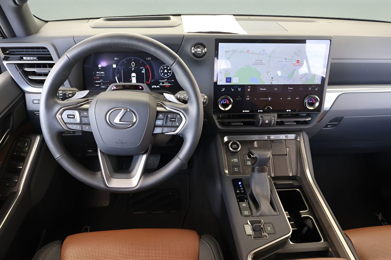 Used 2025 Lexus GX 550 w/ Cold Area Package AWD/4WD image 16