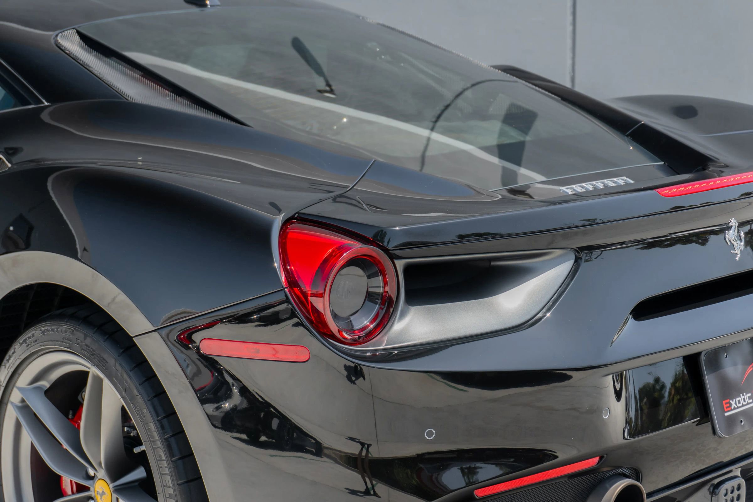 Used 2018 Ferrari 488 GTB RWD image 54