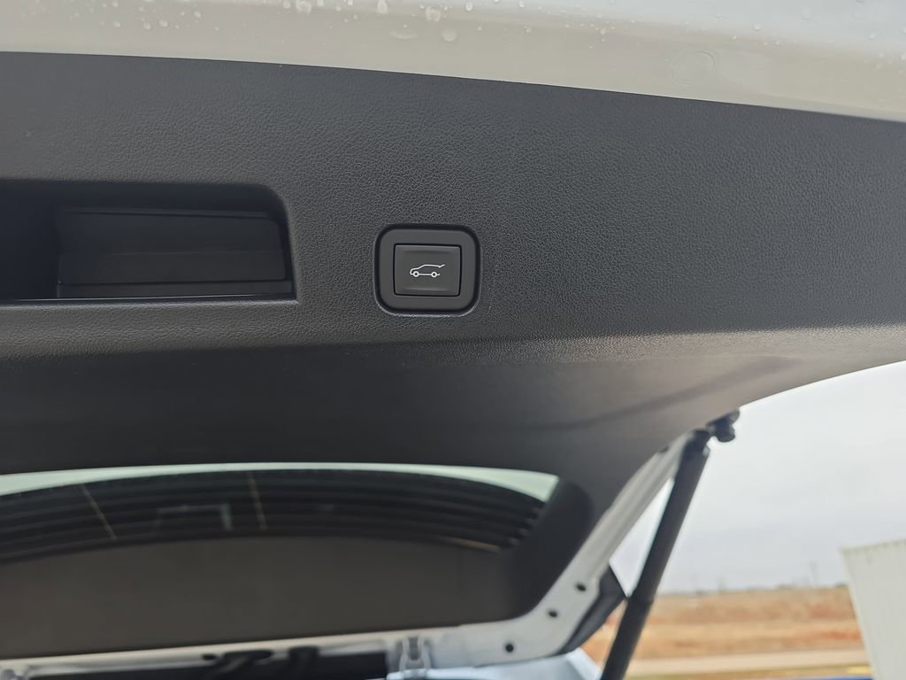 New 2026 GMC Acadia Denali Ultimate w/ LPO, Floor Liner Package image 14