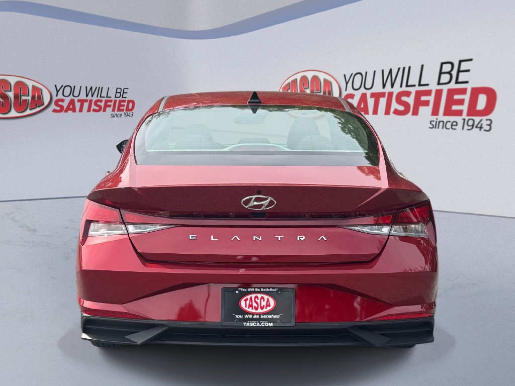 Used 2023 Hyundai Elantra SE w/ Cargo Package FWD image 5