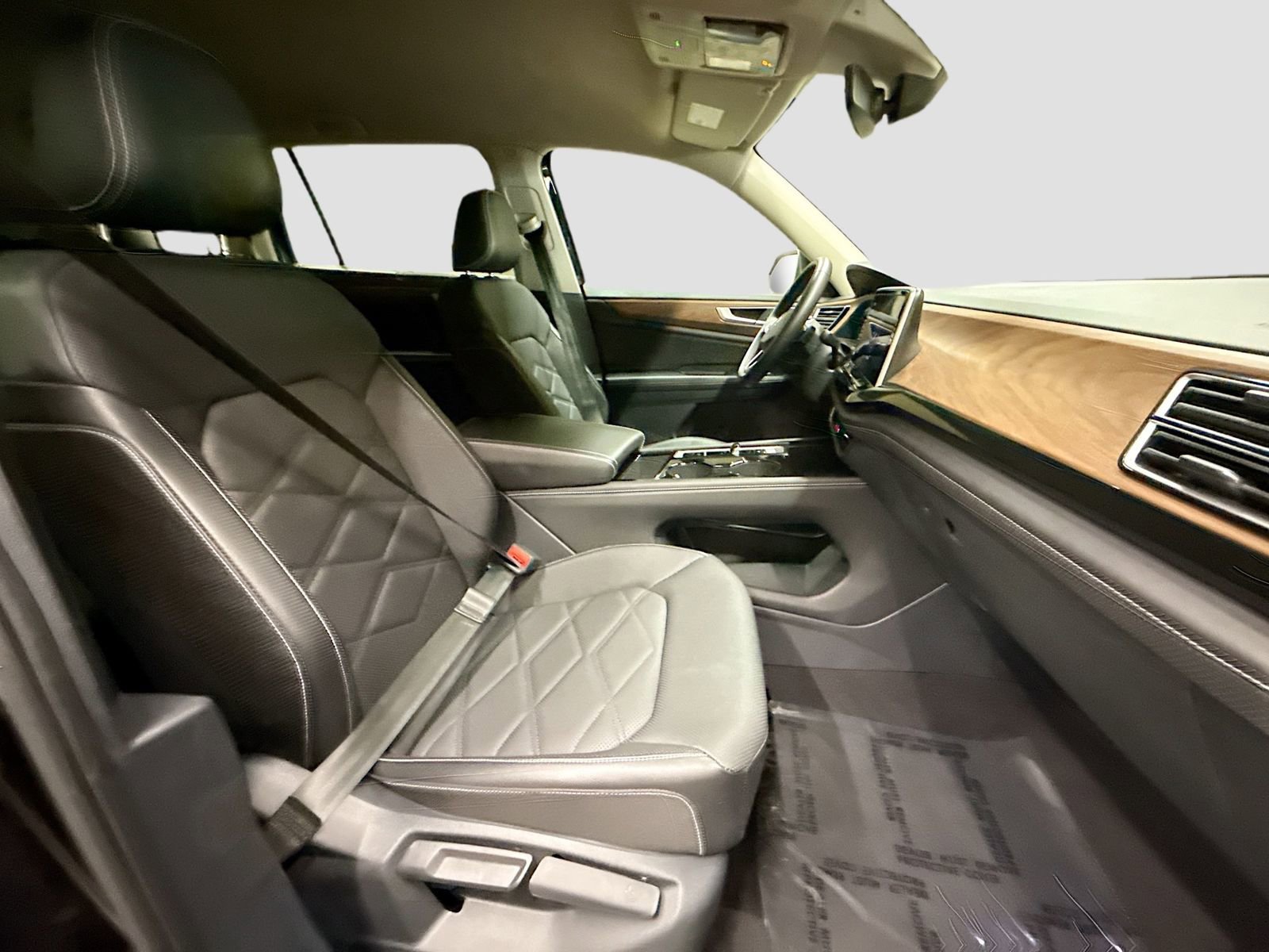 Used 2025 Volkswagen Atlas SE image 30