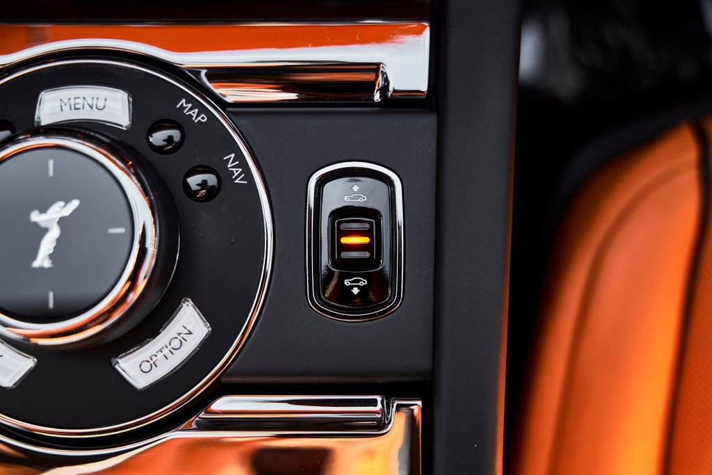 Used 2020 Rolls-Royce Wraith RWD image 60