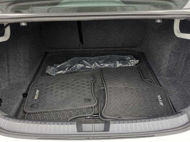 Certified 2023 Volkswagen Jetta Sport image 9