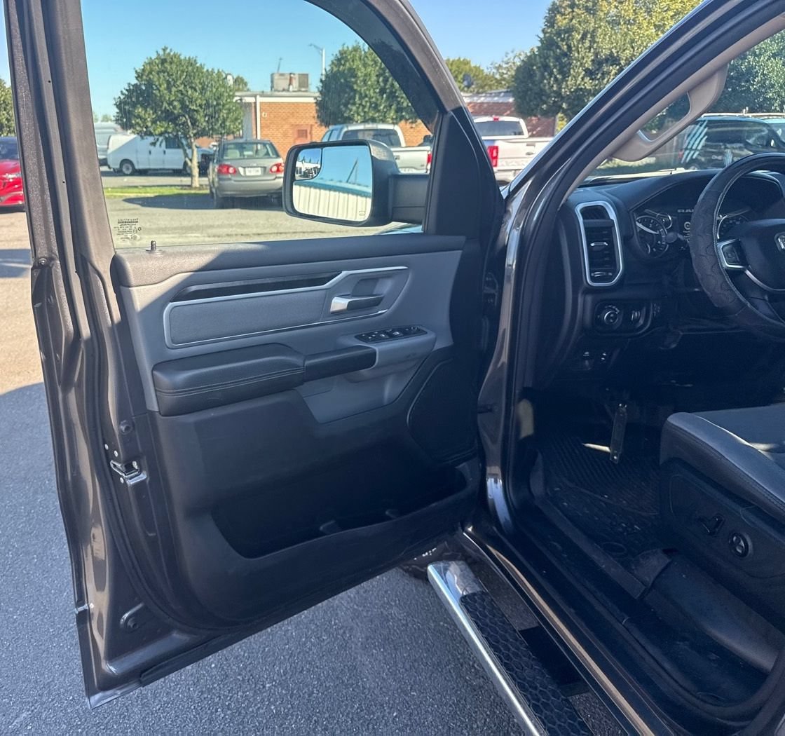 Used 2020 RAM 1500 Big Horn AWD/4WD image 9