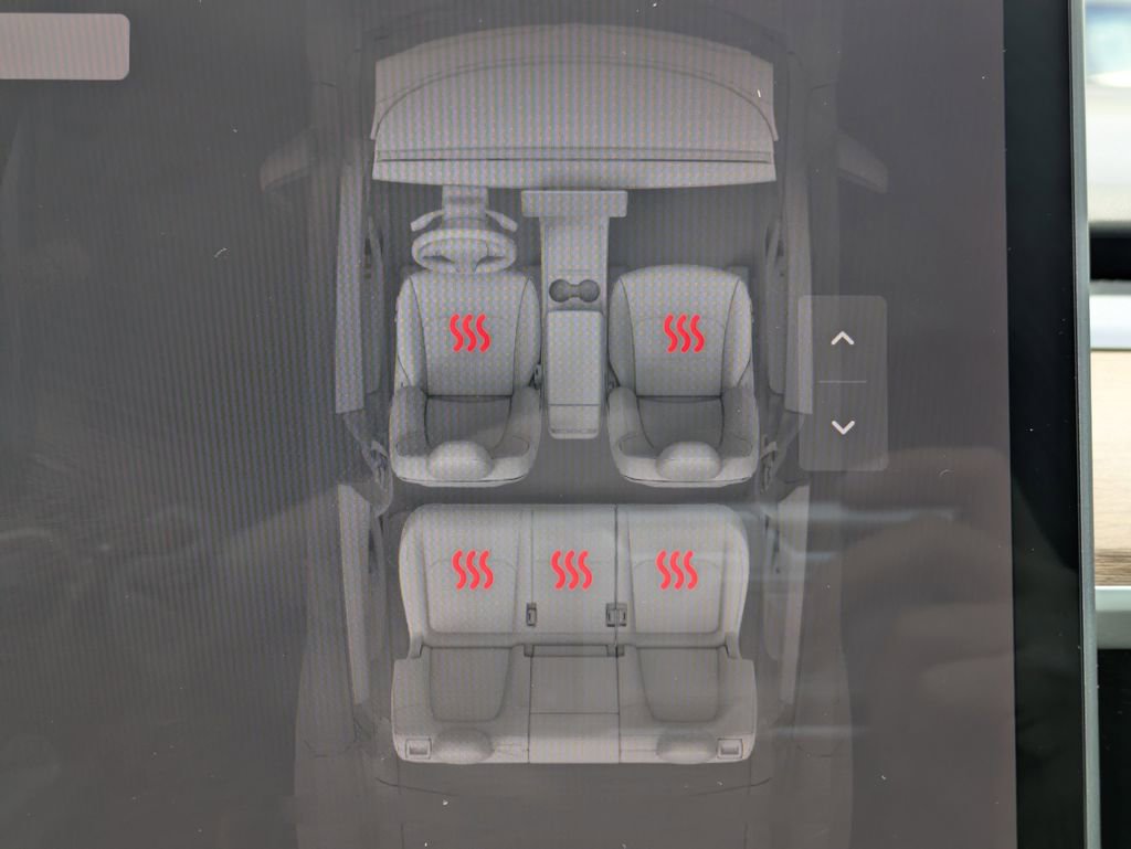 Used 2024 Tesla Model Y Long Range image 30