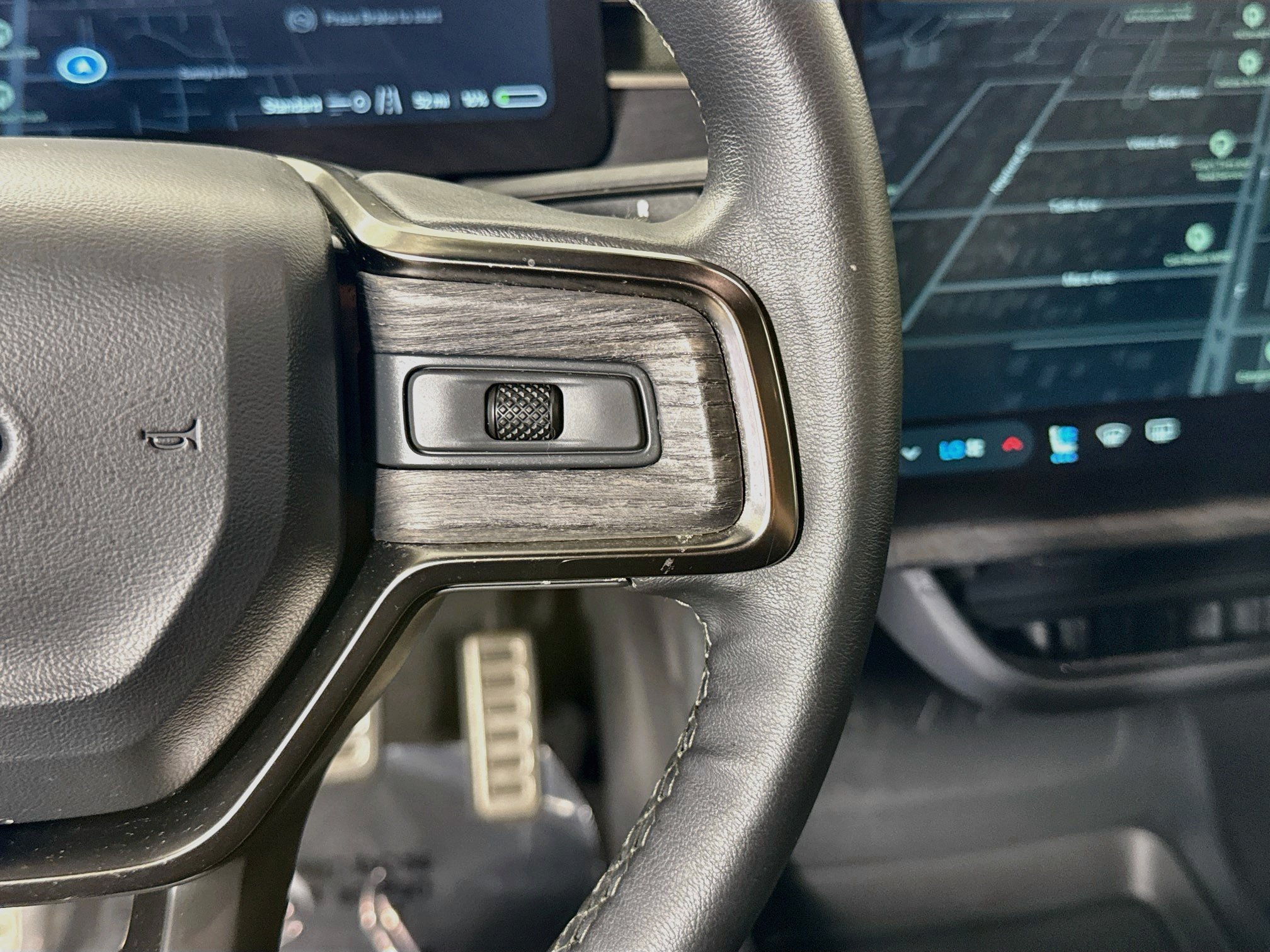 Used 2024 Rivian R1T Adventure AWD/4WD image 15