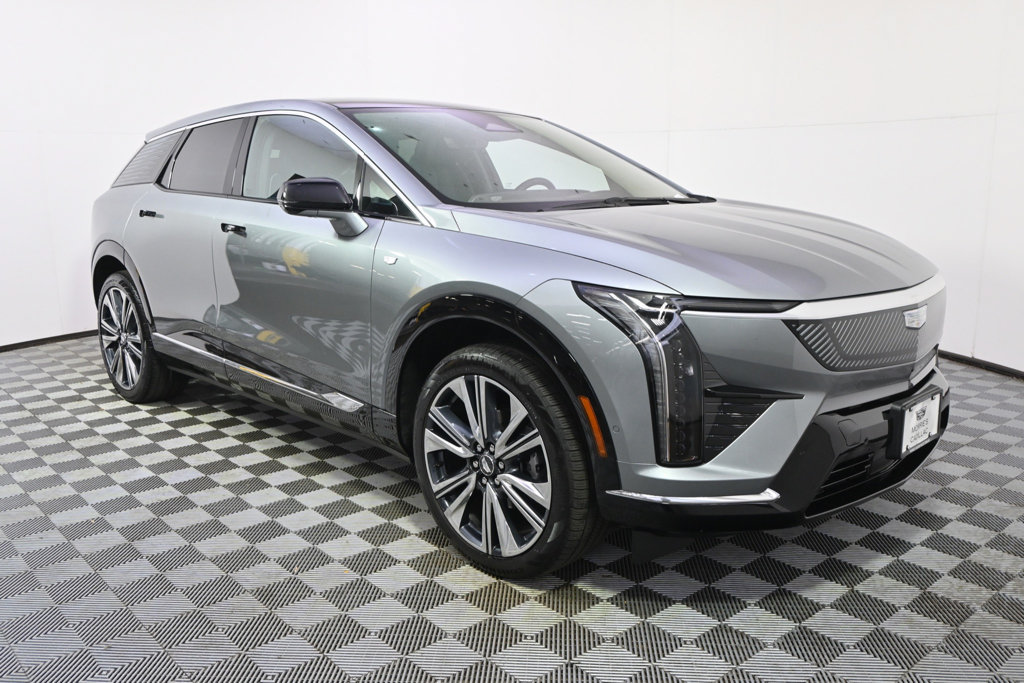 New 2026 Cadillac Optiq Luxury 2 w/ LPO, Floor Liner Package AWD/4WD image 8
