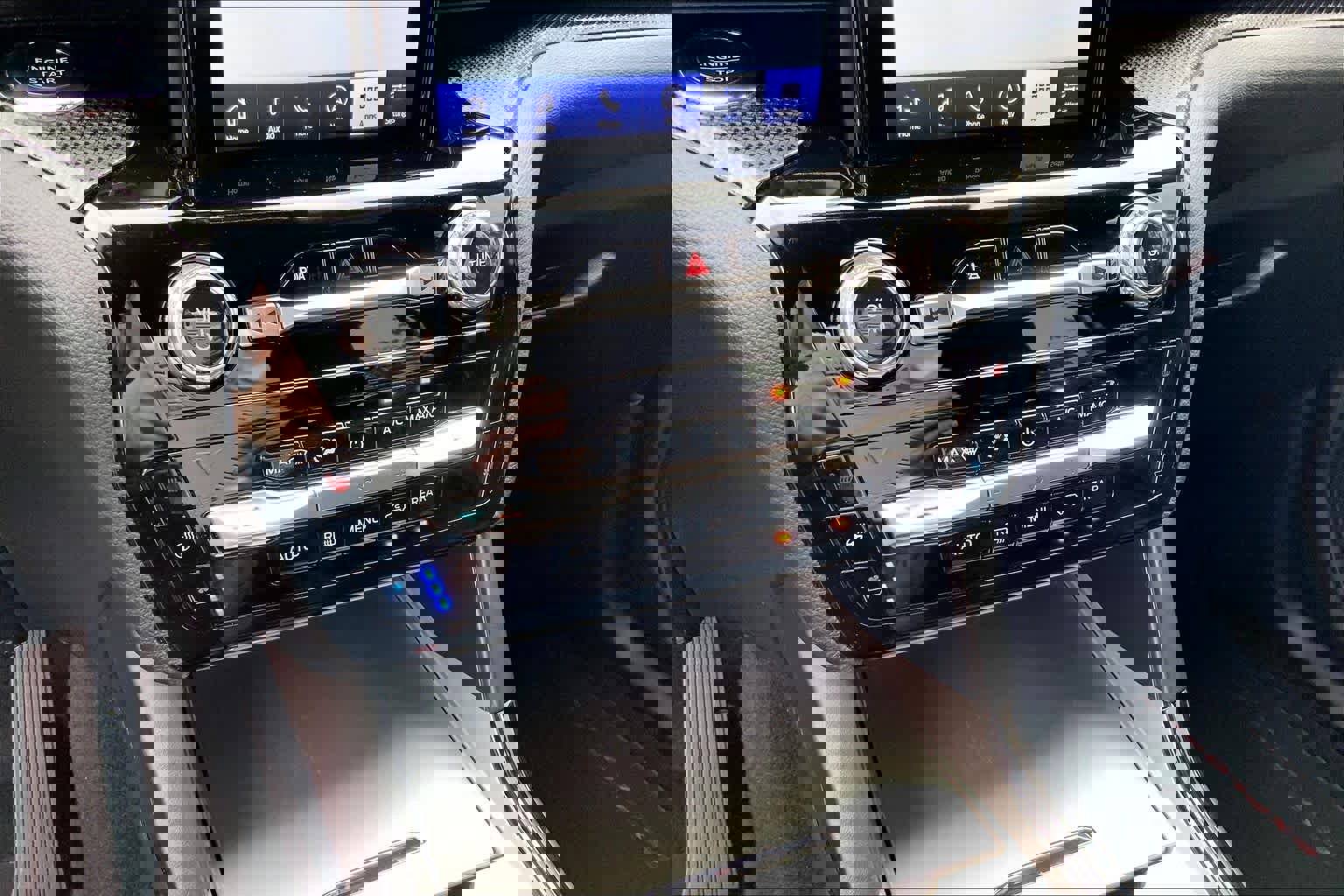 Used 2024 Ford Explorer ST w/ Equipment Group 401A image 31