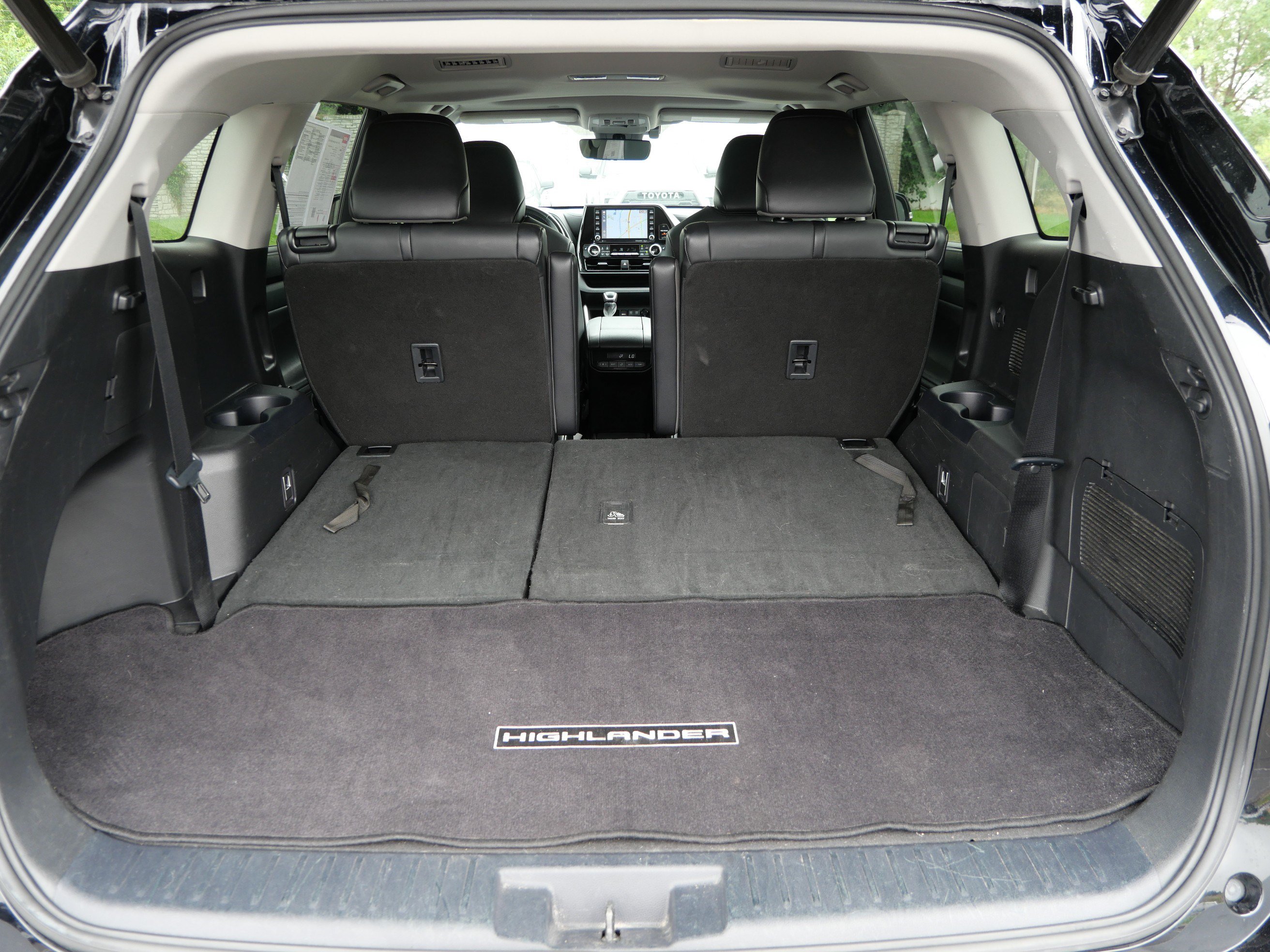 Used 2021 Toyota Highlander XLE w/ Protection Package #3 (TMS) AWD/4WD image 18