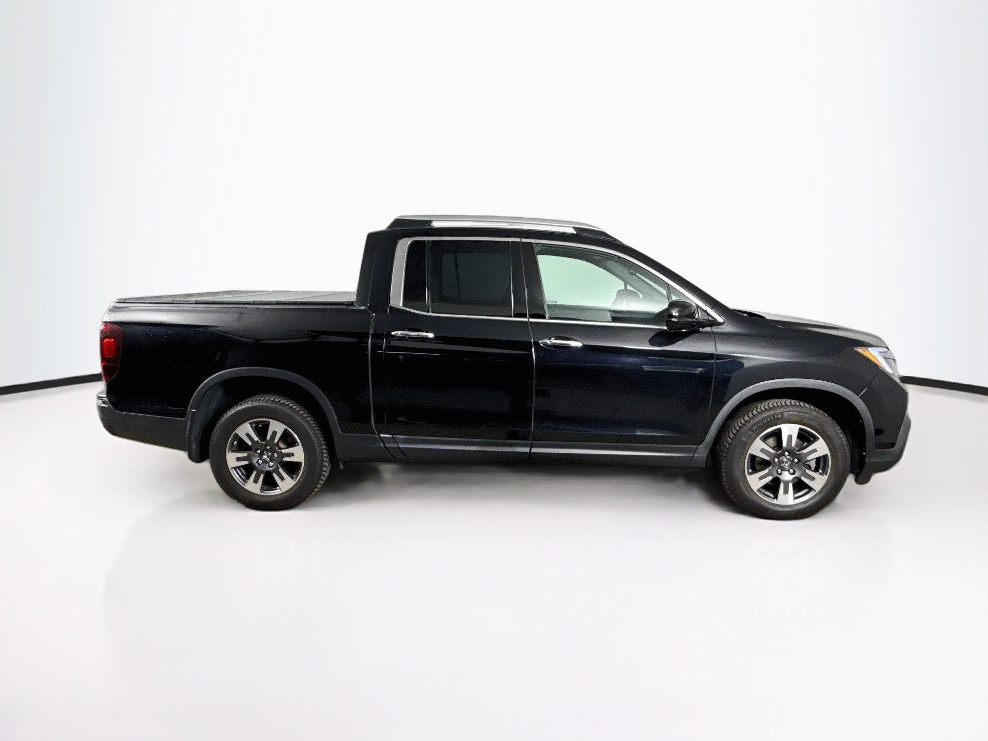 Used 2018 Honda Ridgeline RTL-E image 2