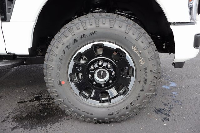 New 2026 Ford F250 Platinum w/ Tremor Off-Road Package image 15