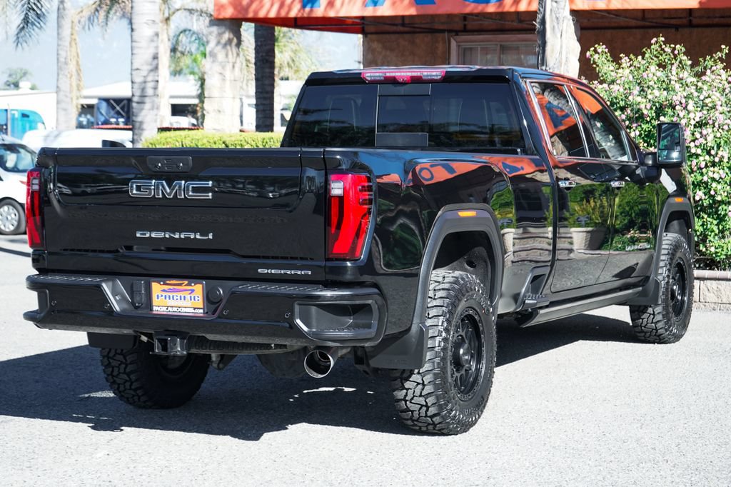 Used 2024 GMC Sierra 3500 Denali Ultimate AWD/4WD image 11