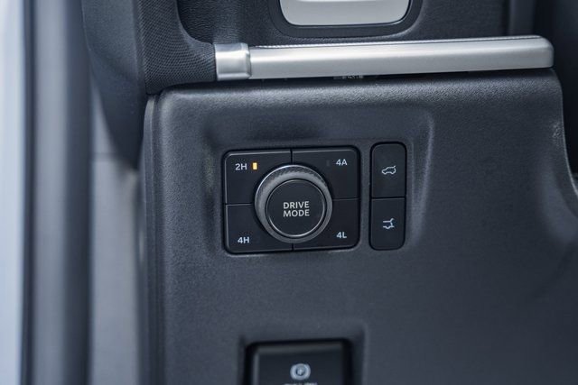 Used 2025 Ford Expedition Active image 58