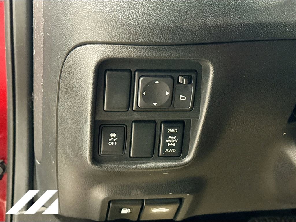 Used 2014 Nissan Juke SL image 10