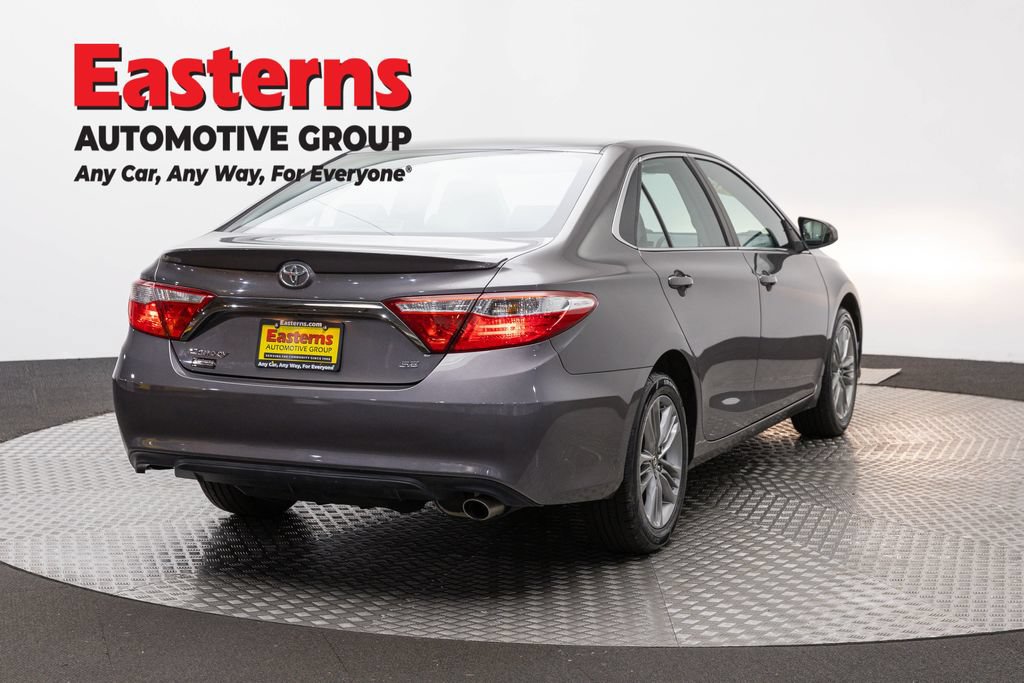 Used 2016 Toyota Camry SE FWD image 5