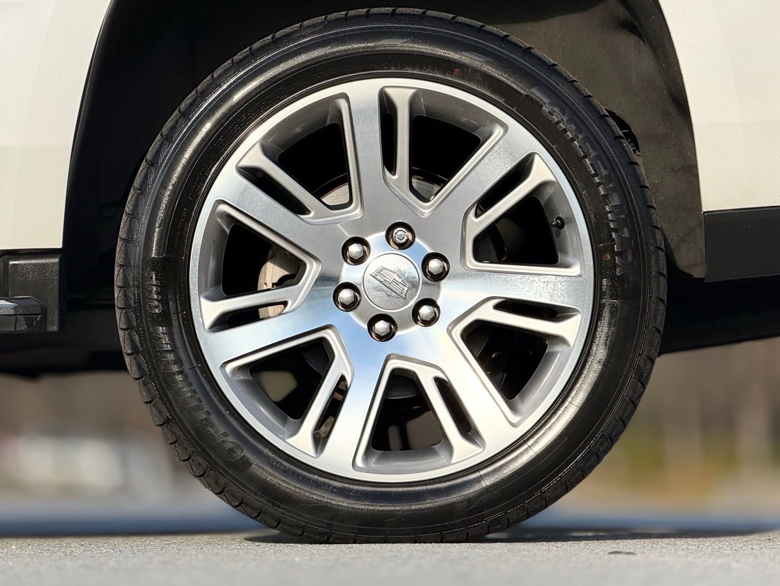 Used 2016 Cadillac Escalade Luxury image 18