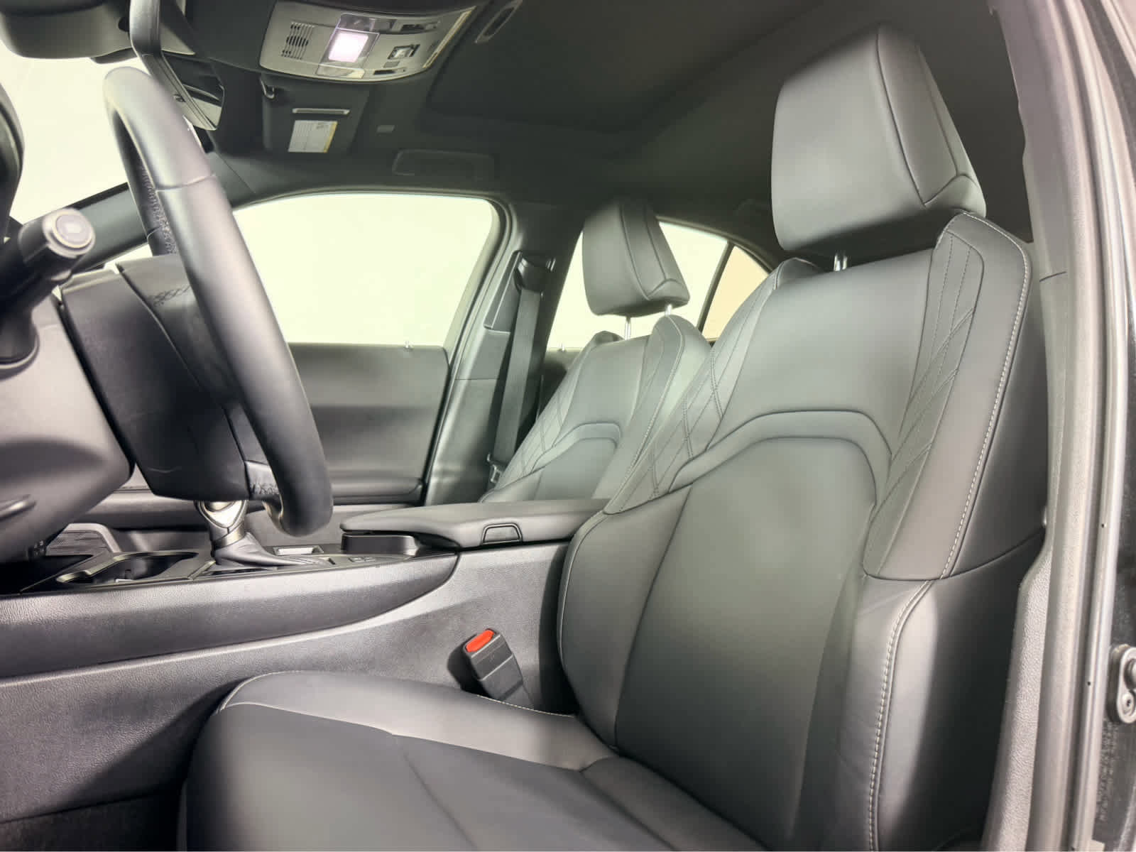 Used 2024 Lexus UX 250h FWD image 11
