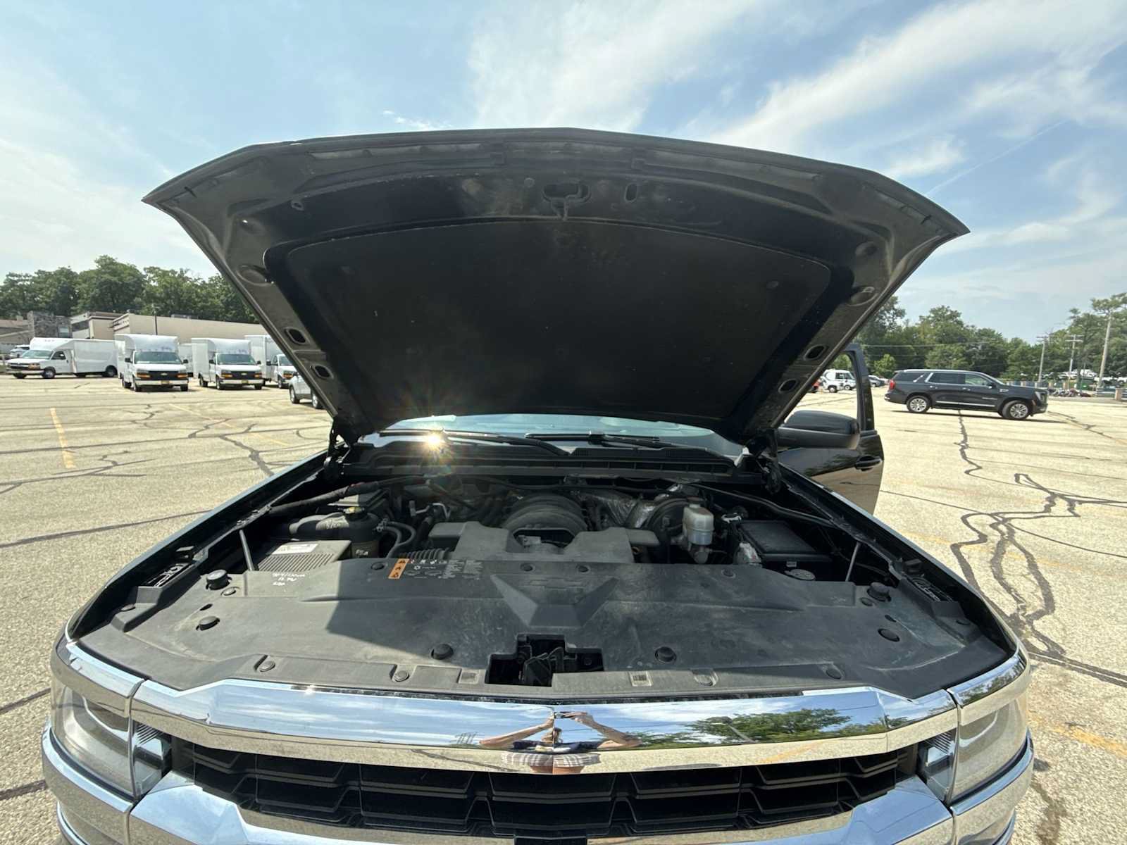 Used 2018 Chevrolet Silverado 1500 LT w/ Texas Edition AWD/4WD image 27