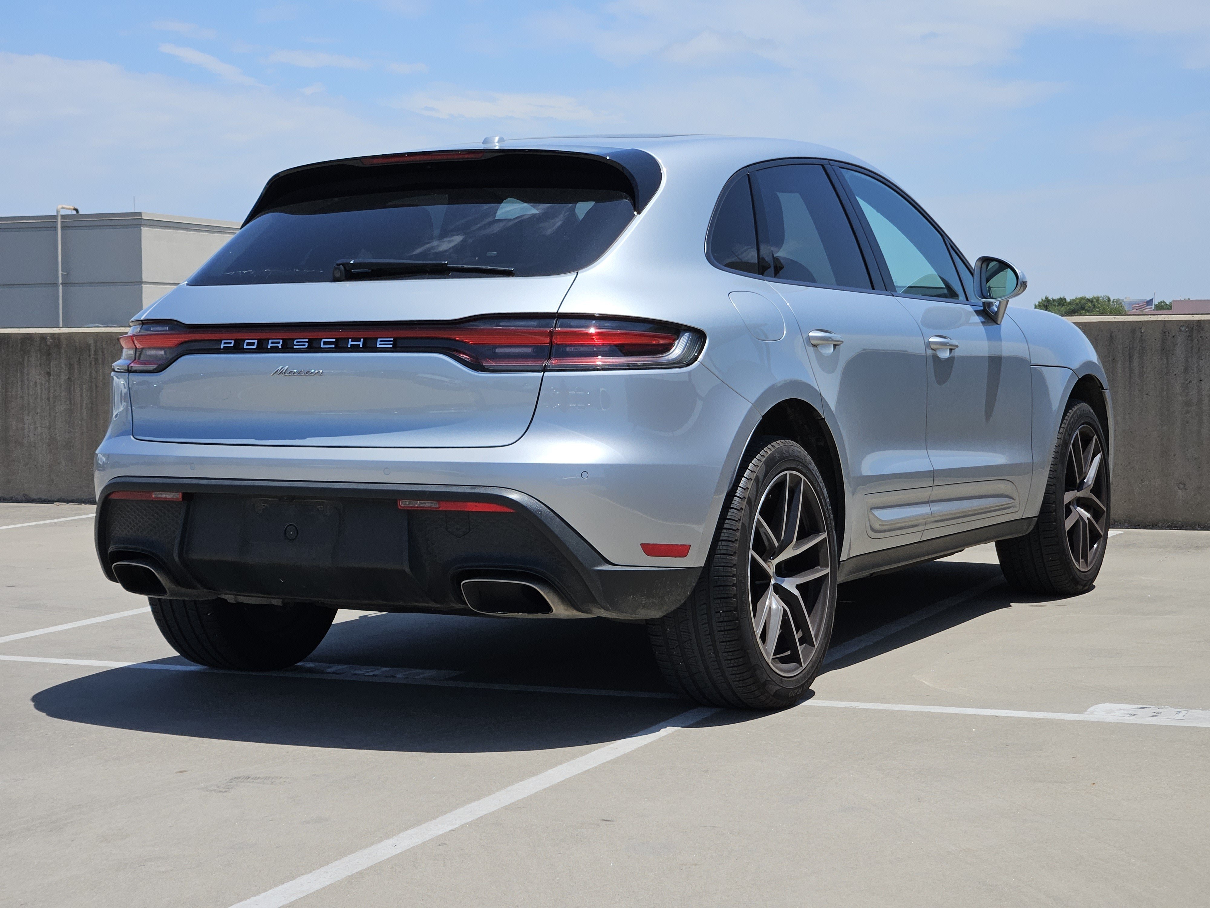 Certified 2023 Porsche Macan AWD/4WD image 8