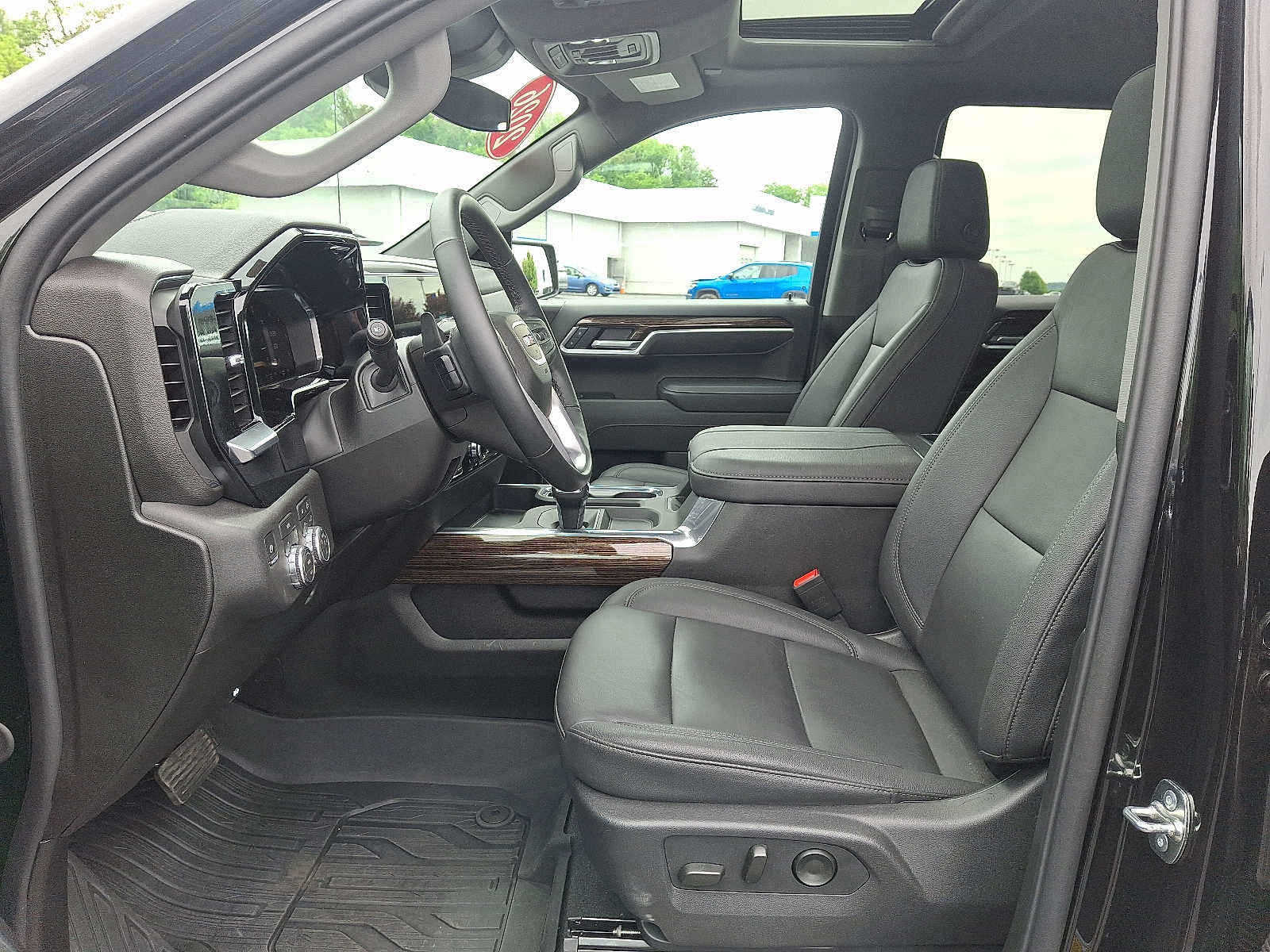 Used 2026 GMC Sierra 1500 Elevation w/ Elevation Premium Package AWD/4WD image 13
