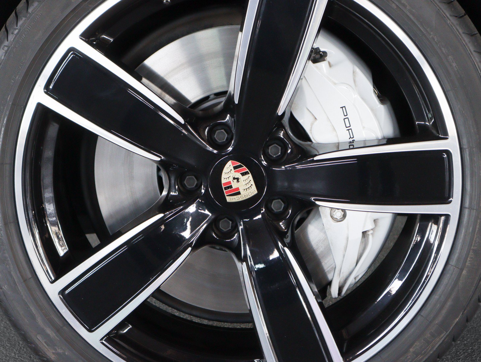 Certified 2023 Porsche Cayenne Turbo AWD/4WD image 13