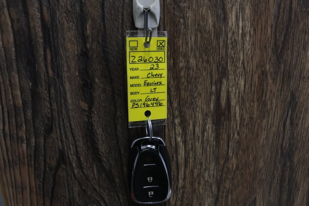 Used 2023 Chevrolet Equinox LT image 33