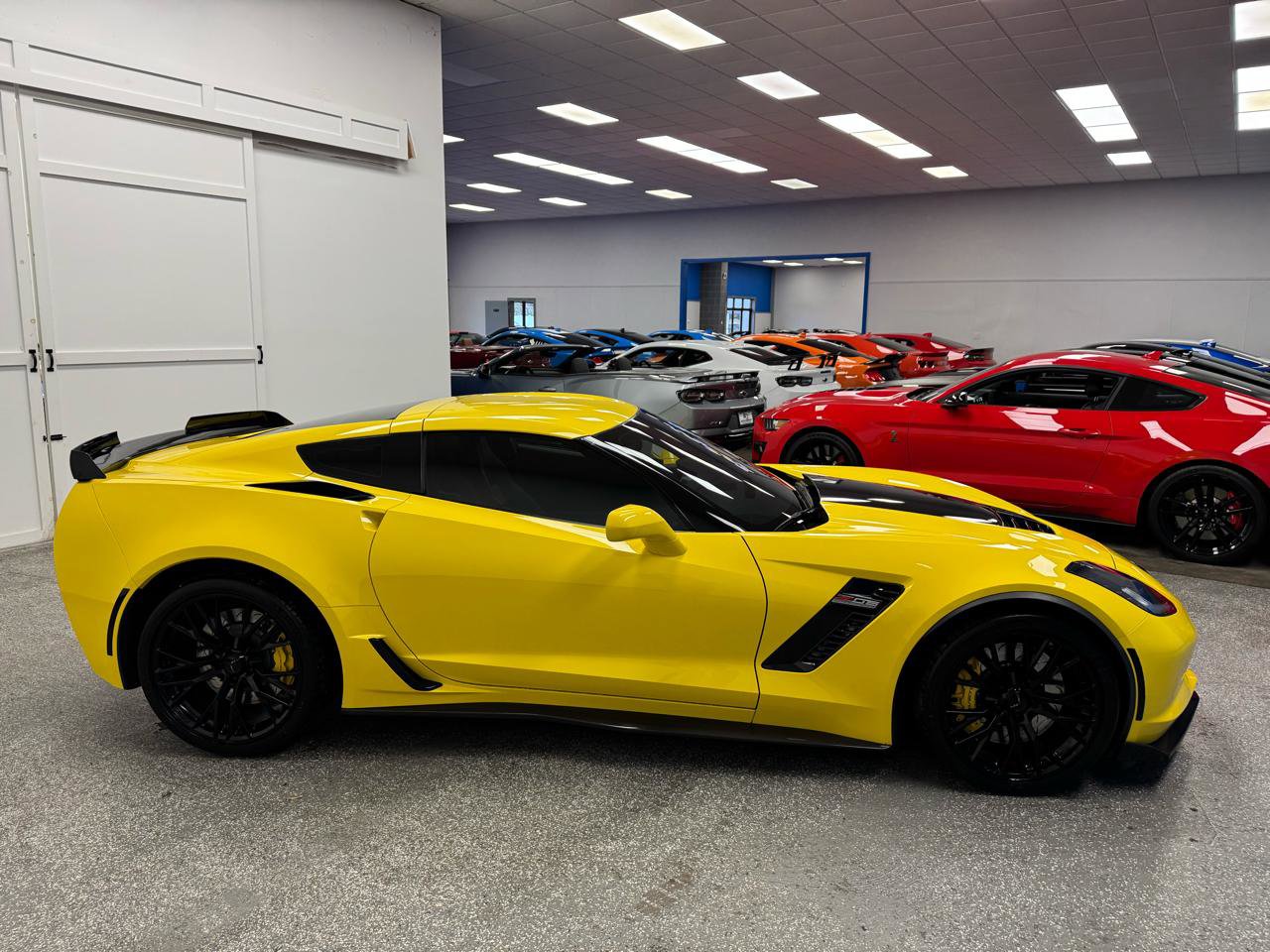 Used 2016 Chevrolet Corvette Z06 w/ 3LZ Preferred Equipment Group image 9