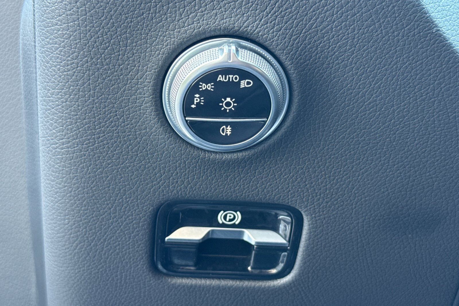 Certified 2024 Mercedes-Benz GLC 300 image 31