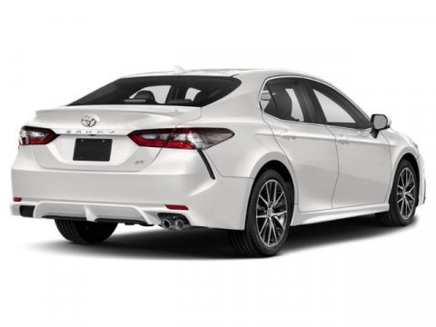 Used 2024 Toyota Camry SE image 2