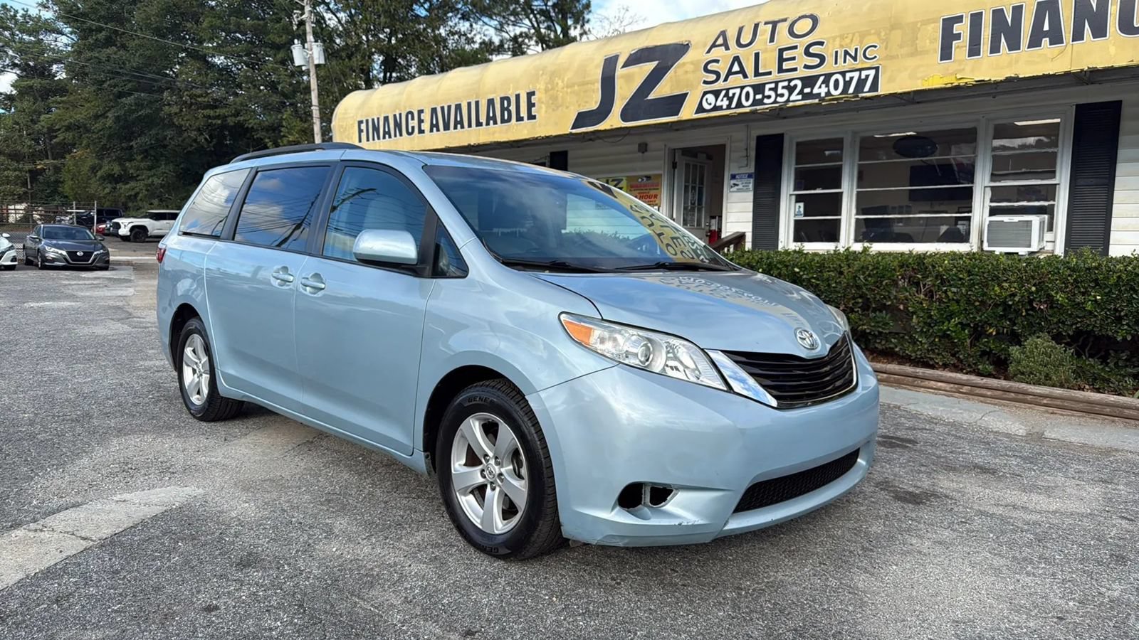 Used 2015 Toyota Sienna LE FWD image 1
