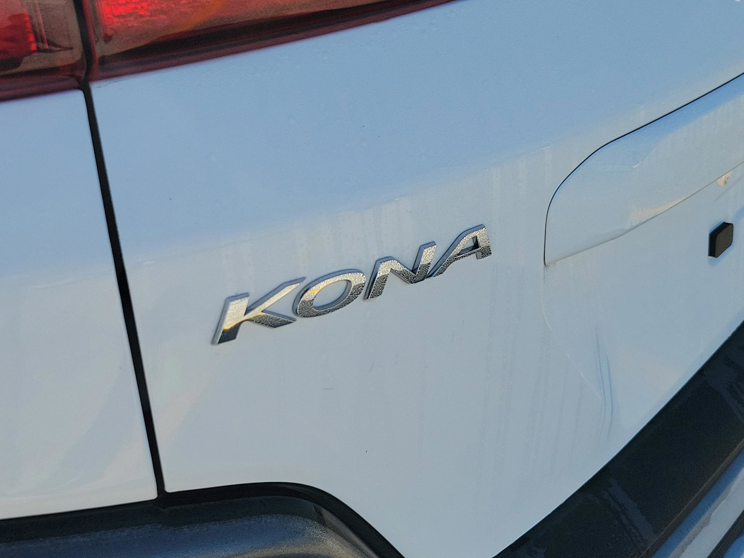 Certified 2023 Hyundai Kona SE w/ Cargo Package image 6