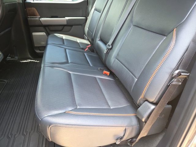 Used 2025 Ford F250 Lariat w/ Chrome Package image 9