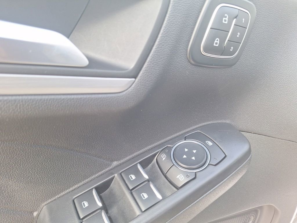 Used 2025 Ford Escape Platinum image 11