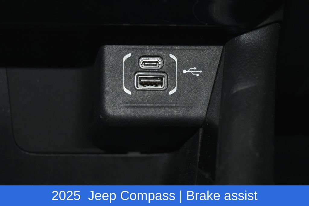 Used 2025 Jeep Compass Latitude w/ Sun & Sound Group AWD/4WD image 20