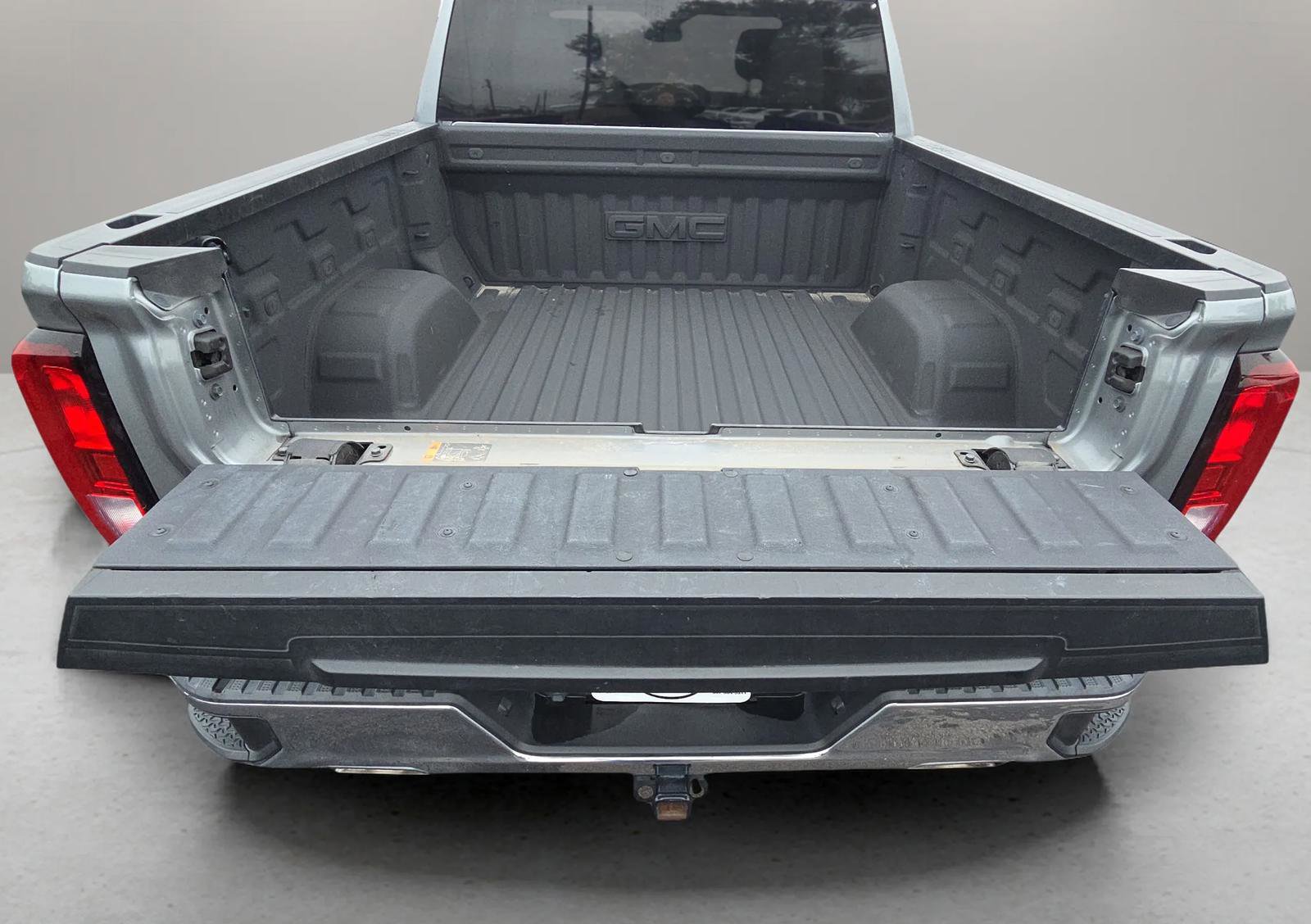 Used 2023 GMC Sierra 1500 SLE image 18